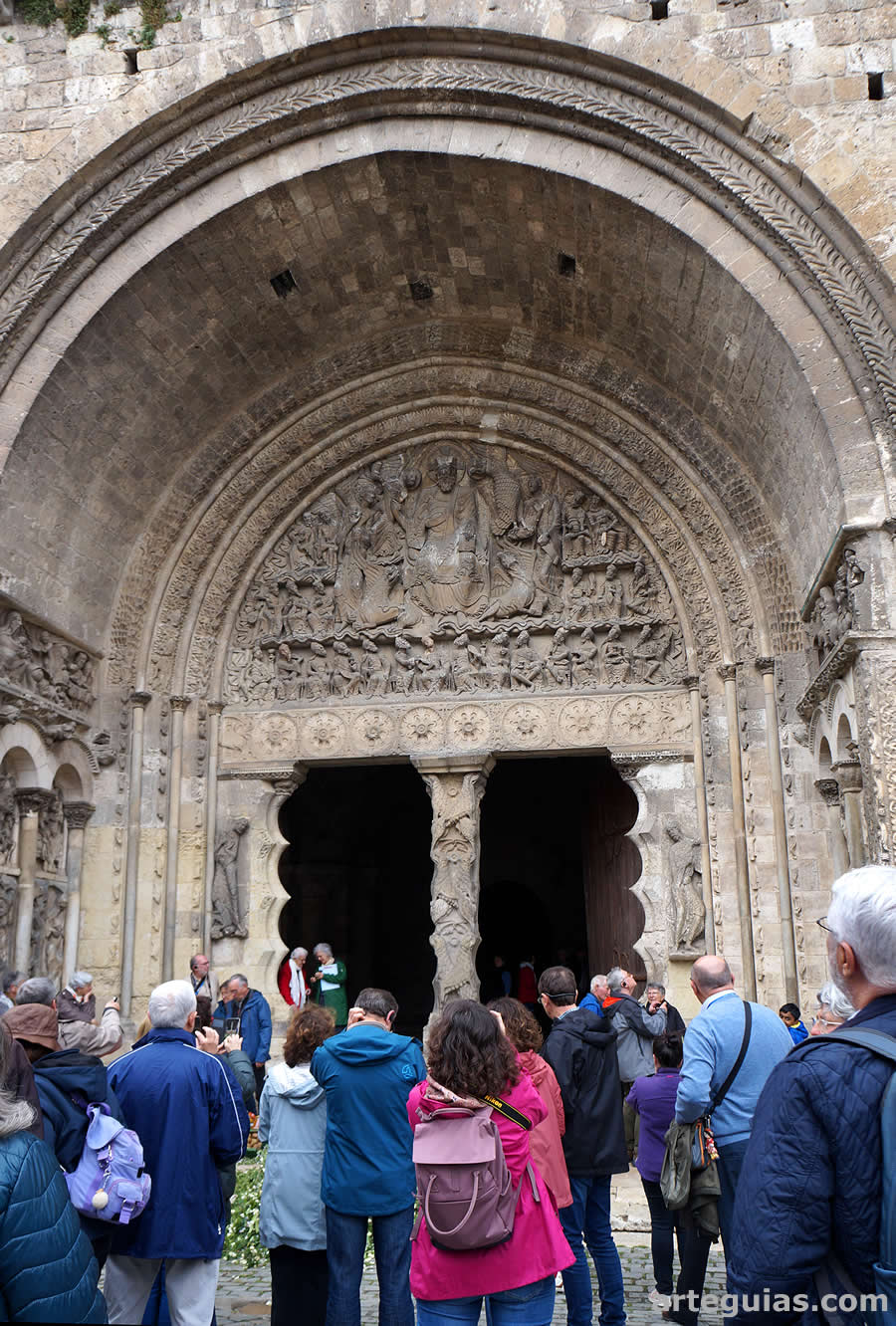 En la puerta de Moissac