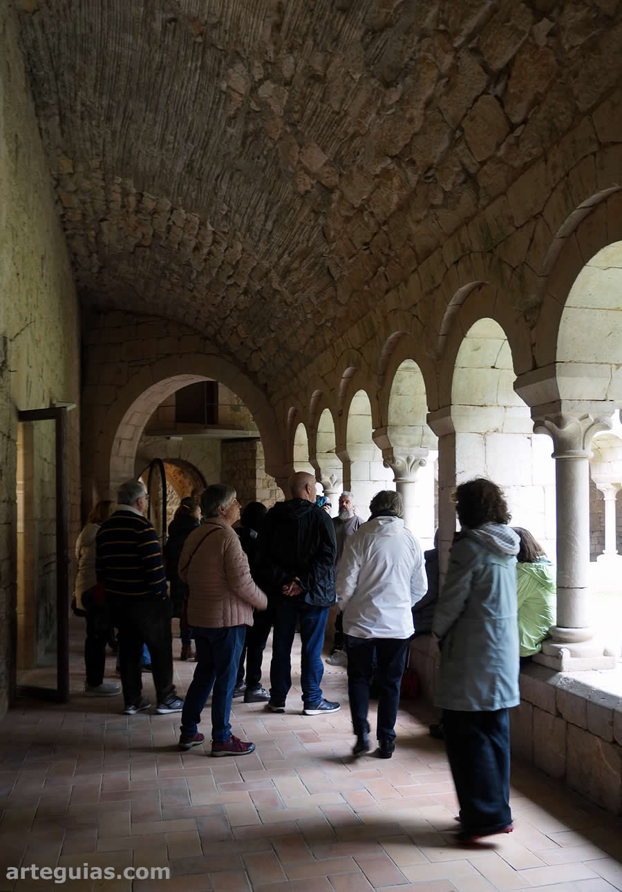 En el claustro de Vilabertr&aacute;n