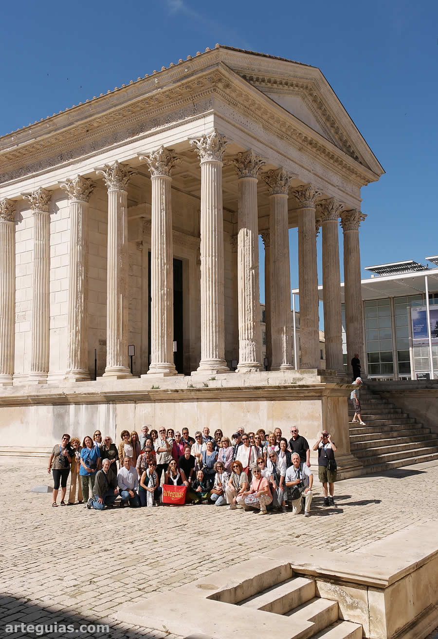 Maison Carr&eacute;e