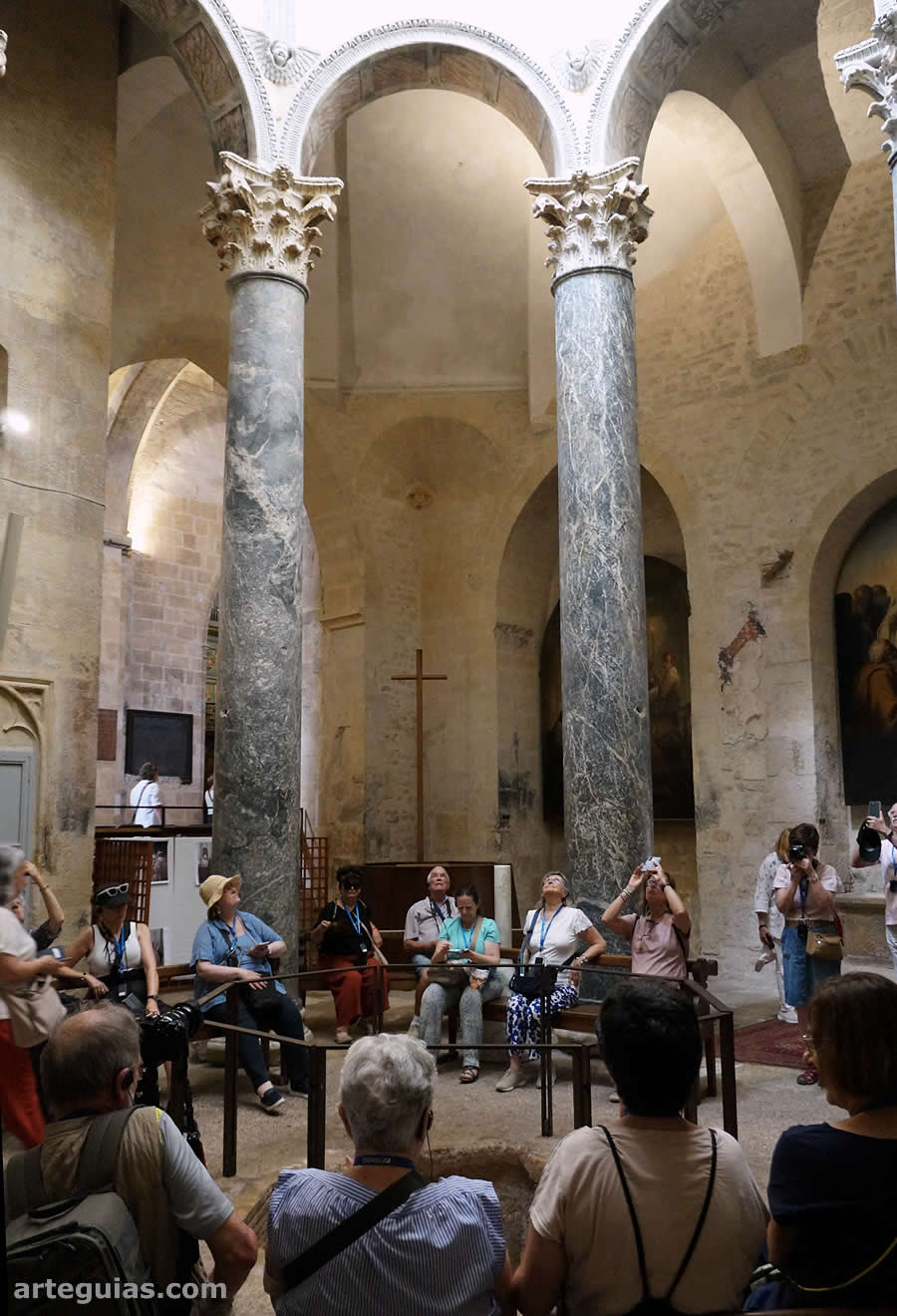 Baptisterio del a&ntilde;o 500 d.c. en la Catedral de Aix-en-Provence