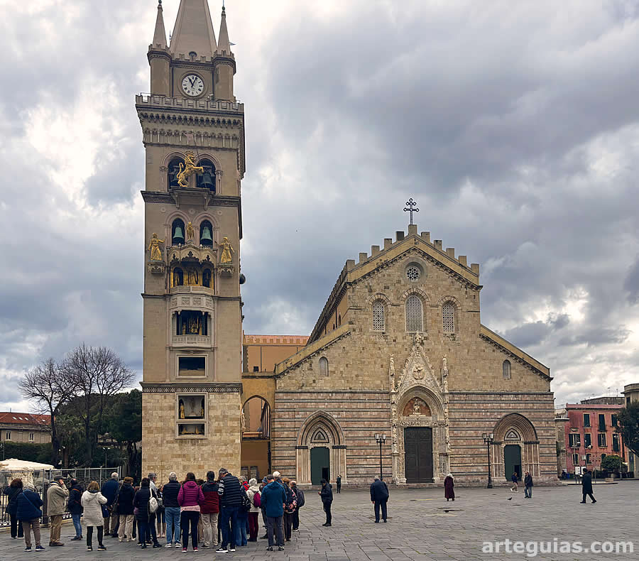 S&aacute;bado por la ma&ntilde;ana: recorrido por Messina, en especial por su catedral.