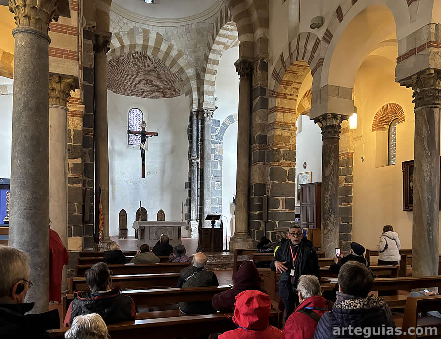 Tambi&eacute;n conocimos la iglesia medieval de la Santissima Annunziata dei Catalani.