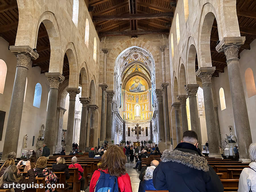 La tarde del viernes la dedicamos a la Catedral de Cefal&uacute;.