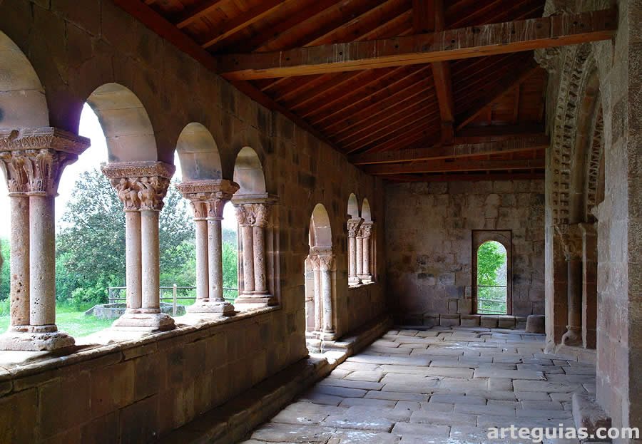 Pórtico de Jaramillo de la Fuente