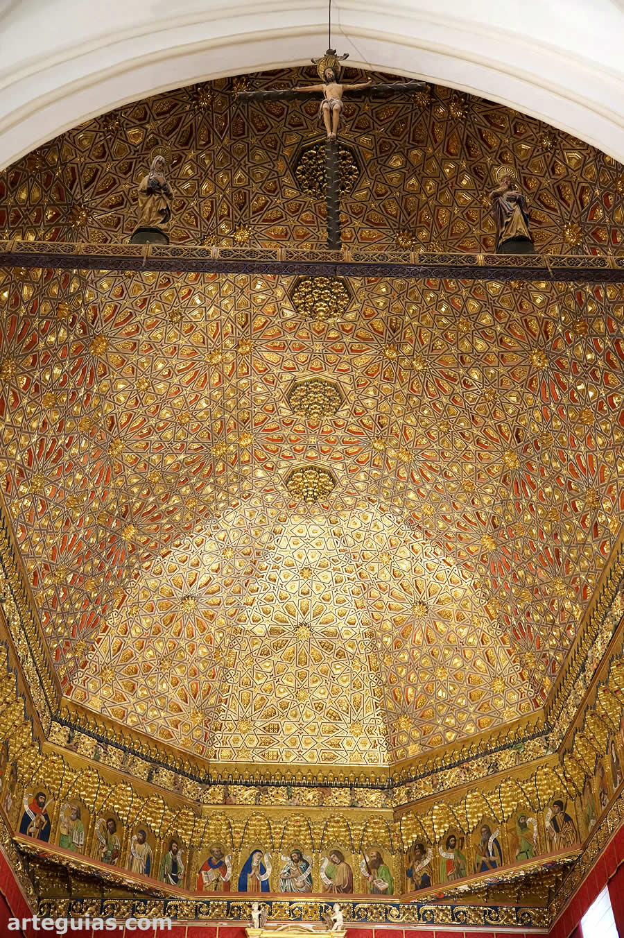Aunque todo el conjunto es magn&iacute;fico, sobresalen sus obras de arte andalus&iacute;.