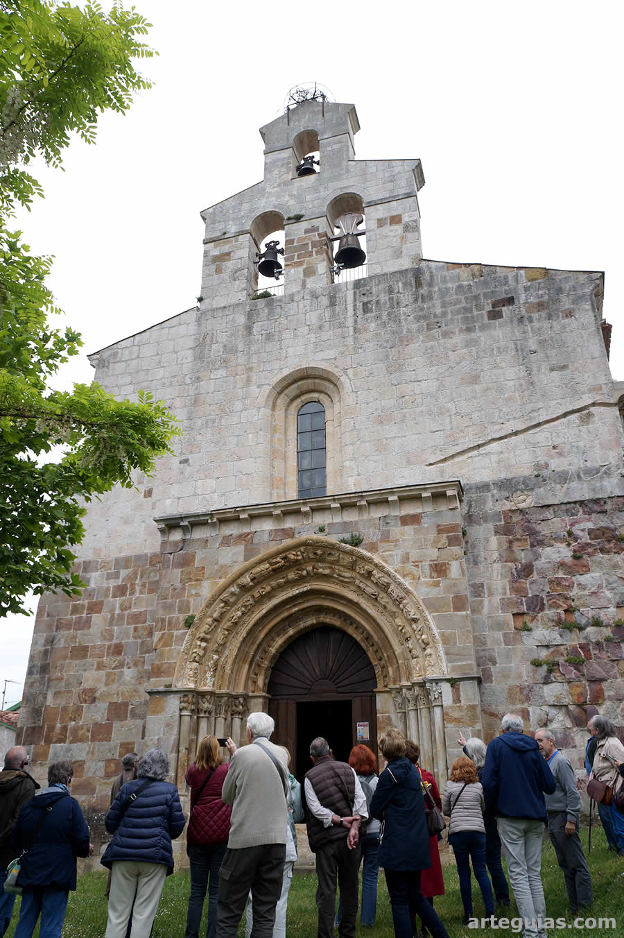 IMafronte de la iglesia de Vallejo