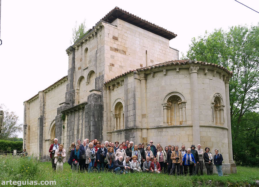 Segunda foto de grupo en la iglesia de Siones