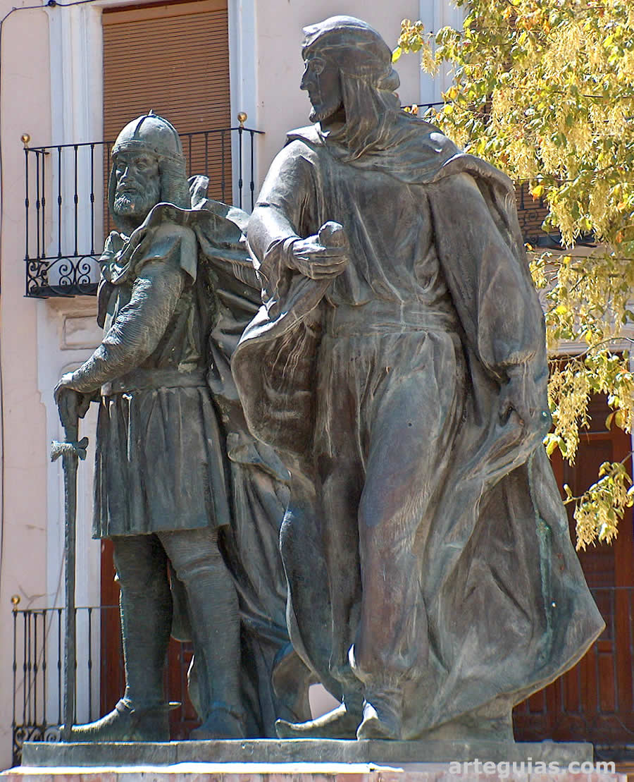 Cristianos y musulmanes en un monumento en Caravaca de la Cruz