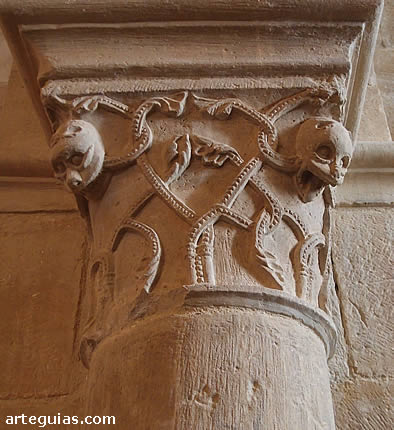 Capitel del interior