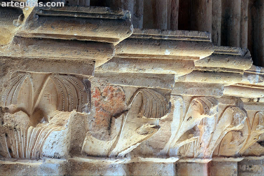 Capiteles de la portada rom&aacute;nica