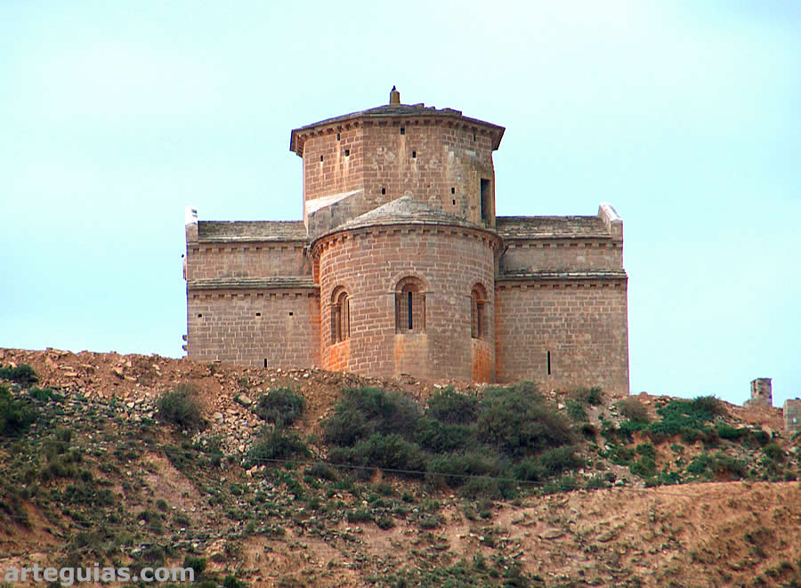 La ermita de Chalamera en su impresionante paisaje