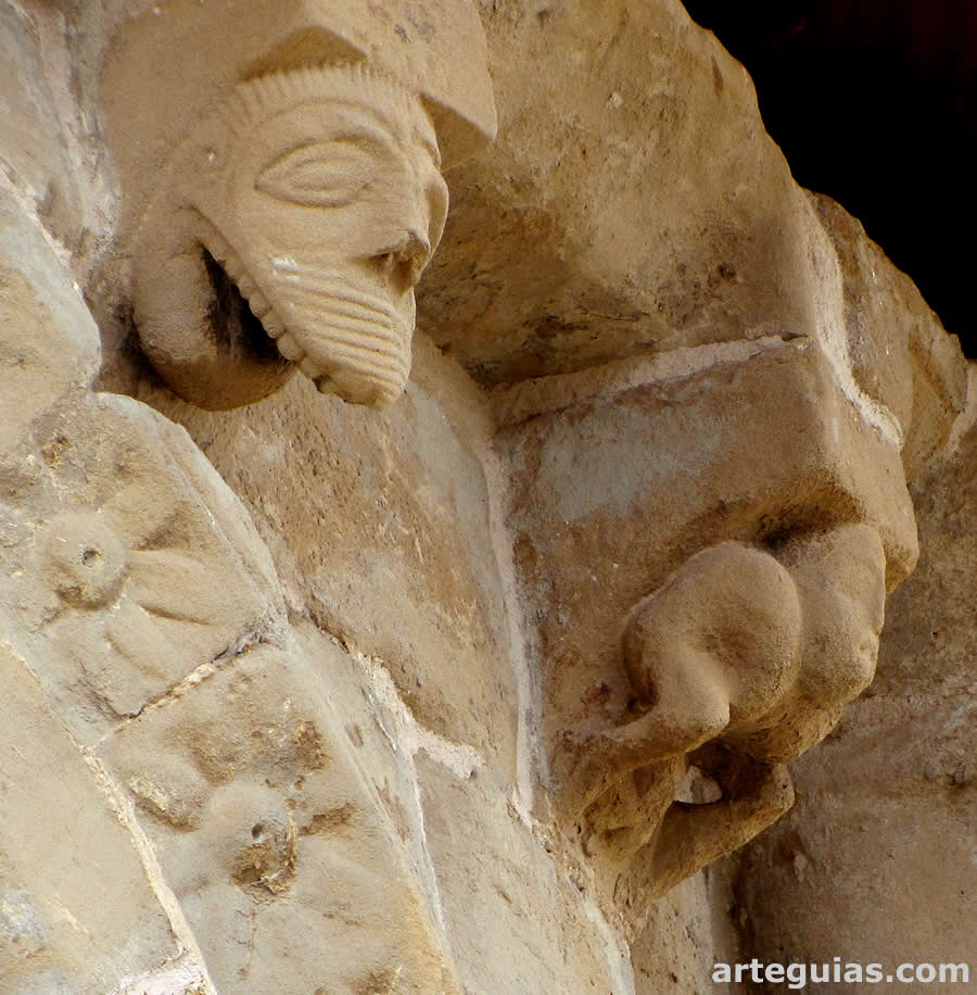 Canecillos del &aacute;bside