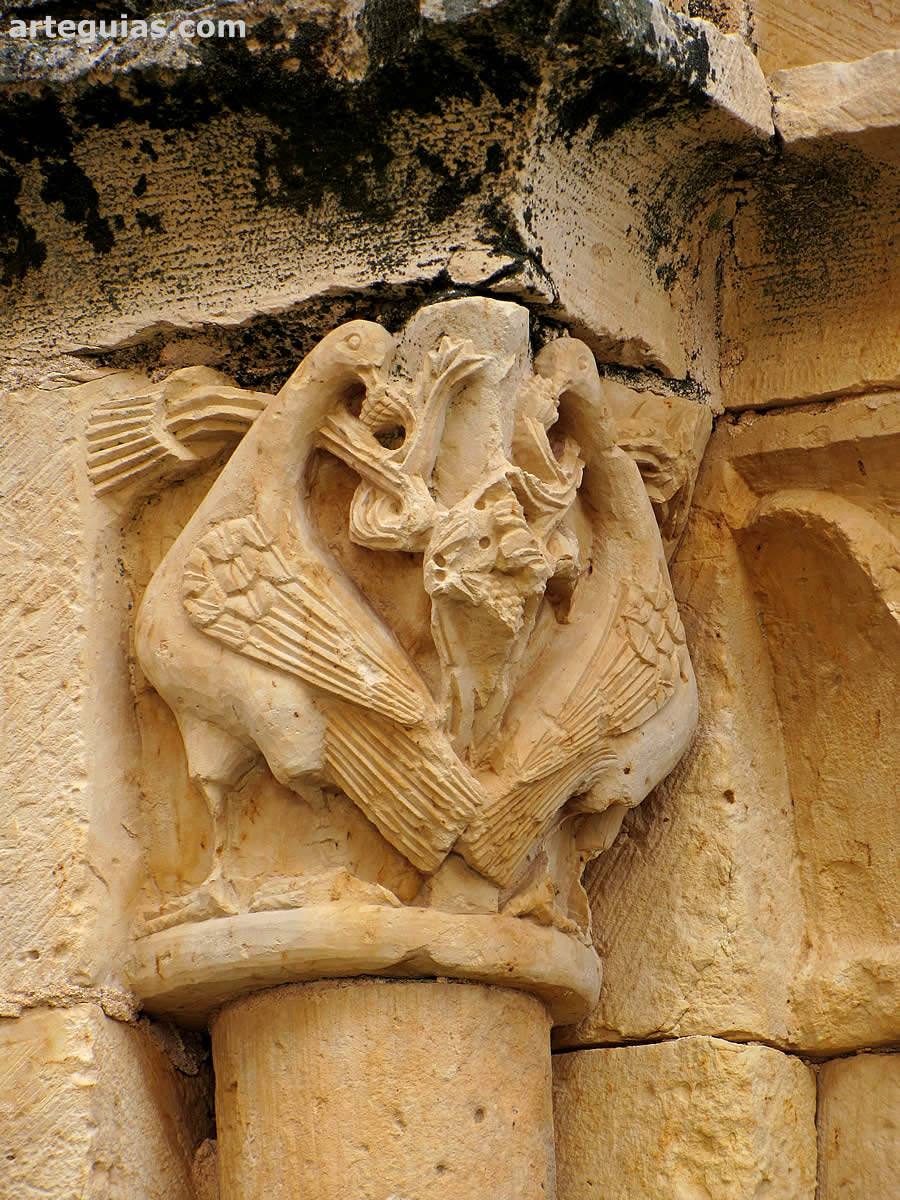 Capitel rom&aacute;nico con aves