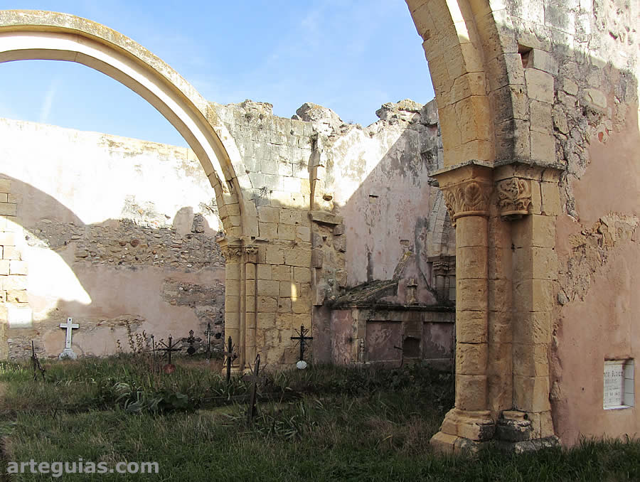 Ermita de Nuestra Se&ntilde;ora de las Nieves de Rebollo, Segovia: interior