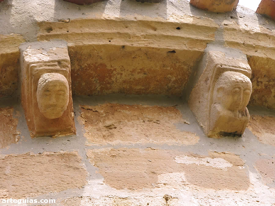 Canecillos muy sencillos. Ermita de San Fag&uacute;n de Barrios de Bureba