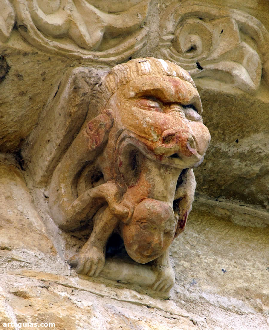 &Eacute;ste es el canecillo m&aacute;s complejo e interesante iconogr&aacute;ficamente