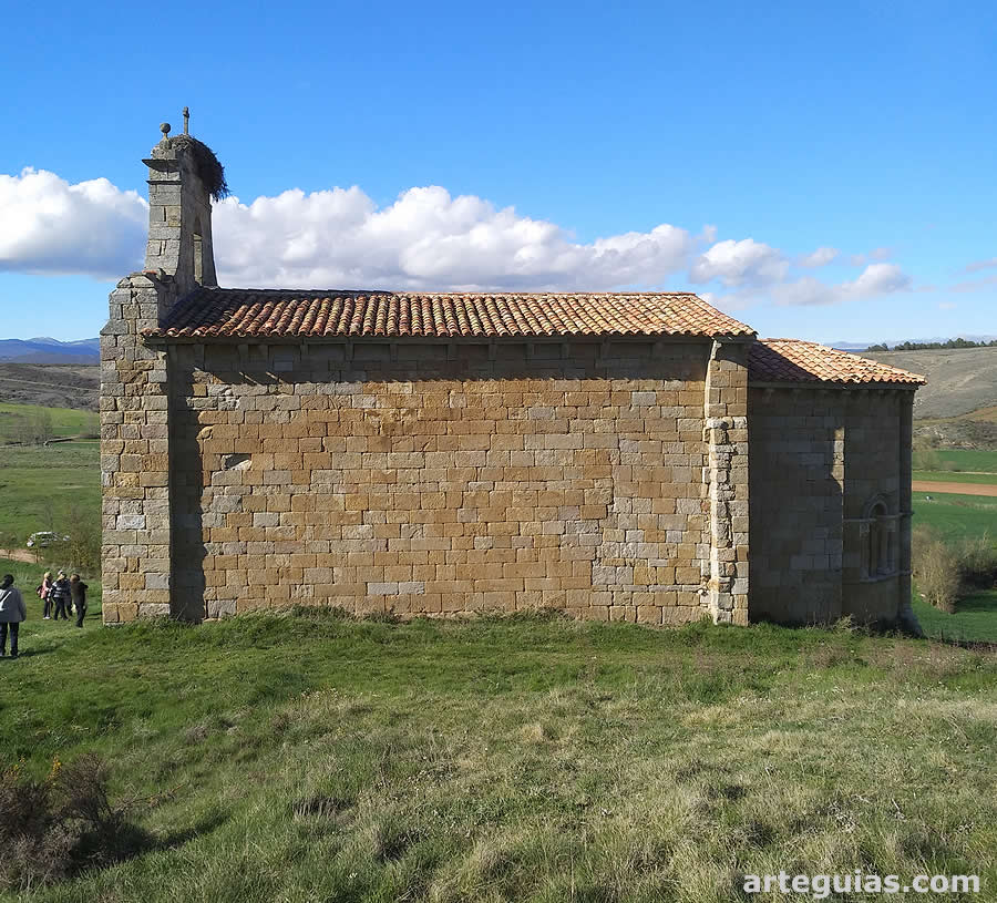 La ermita de Santa Eulalia de Barrio de Santa María vista desde el sur