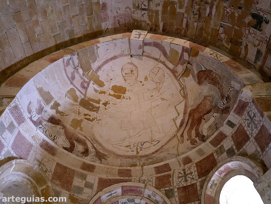 Ermita de Santa Eulalia de Barrio de Santa María, Palencia : Cristo en Majestad y Tetramorfos en la bóveda del abside