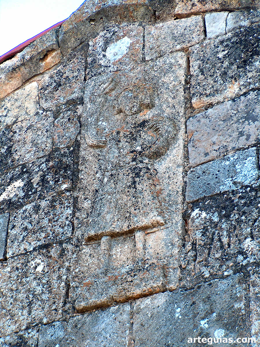 Gran relieve con la figura de un hombre