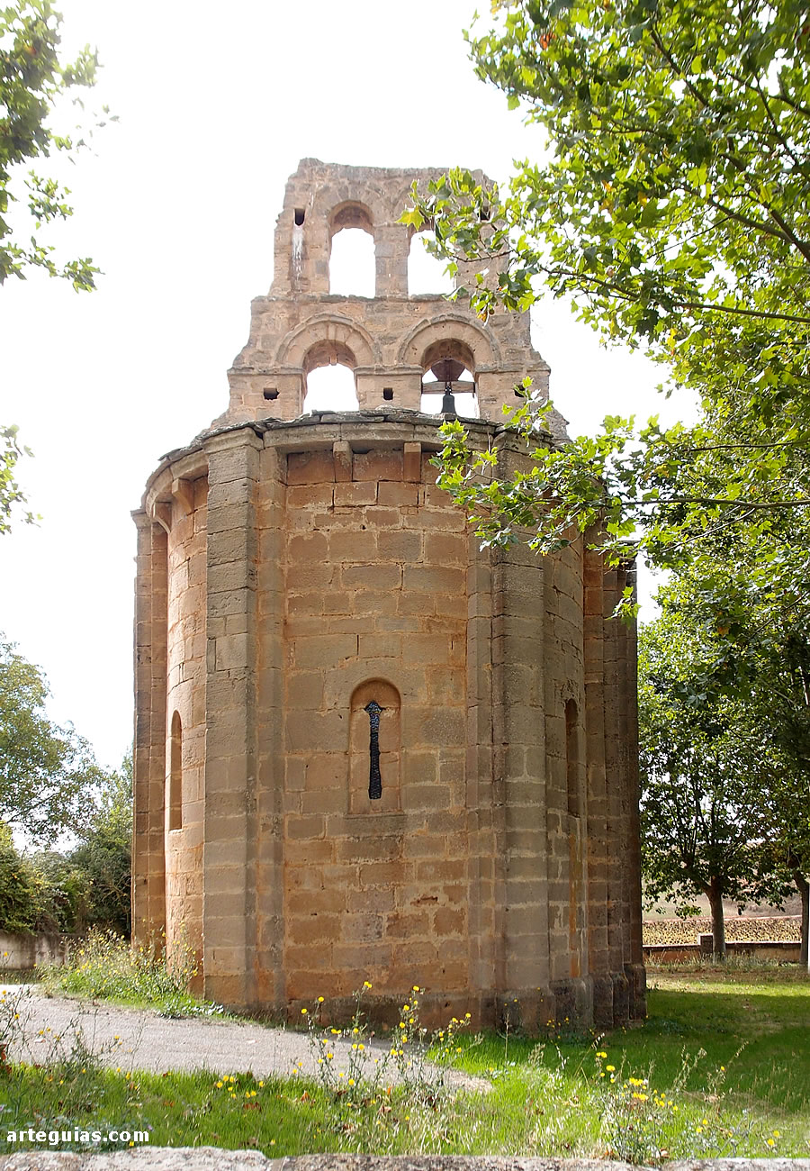 Cabecera y espada&ntilde;a de la ermita