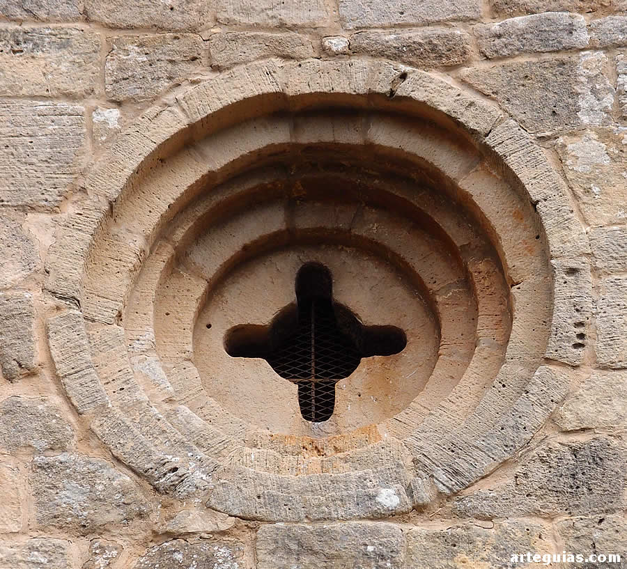 &Oacute;culos del hastial occidental