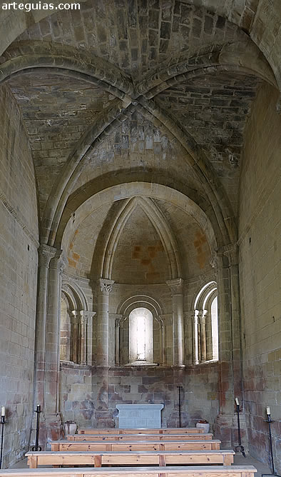 Nave y &aacute;bside abovedados, Puilampa