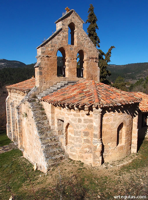 A pesar de su sencillez, la Ermita de R&iacute;o-Quintanilla ofrece la belleza de las formas arm&oacute;nicas del rom&aacute;nico