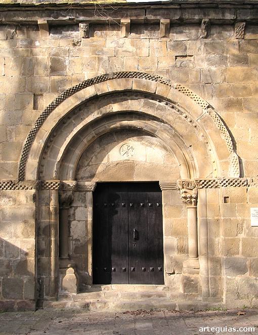 Portada de la Ermita de San Adri&aacute;n de Vadoluengo
