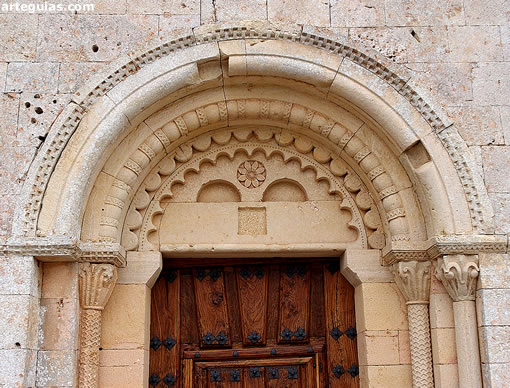Ermita de Nuestra Se&ntilde;ora de la Oliva, Esc&oacute;bados de Abajo: puerta en el muro norte