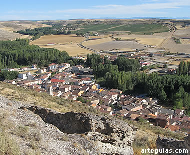 La poblaci&oacute;n de Sacramenia vista desde el cerro de la ermita