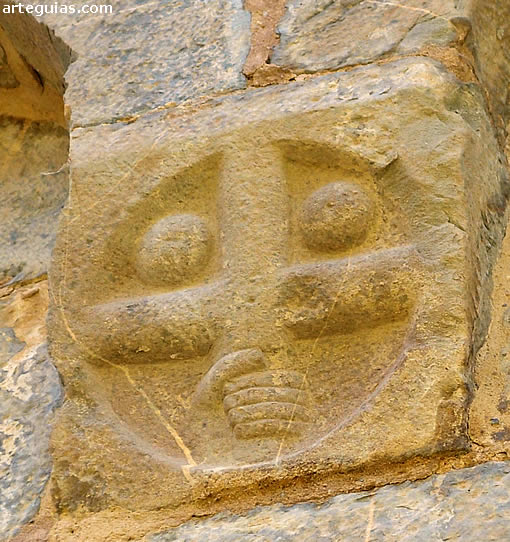 M&eacute;nsula con una mano portando una cruz