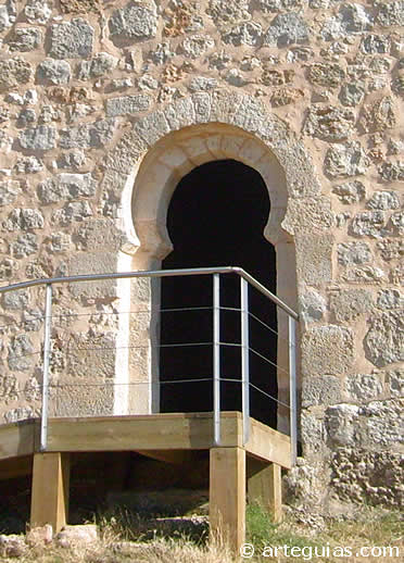 Puerta de acceso (costado norte) de la Ermita de San Baudelio