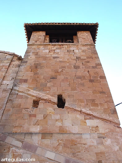 Torre campanario