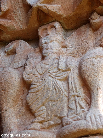 Capitel con Cristo en Majestad