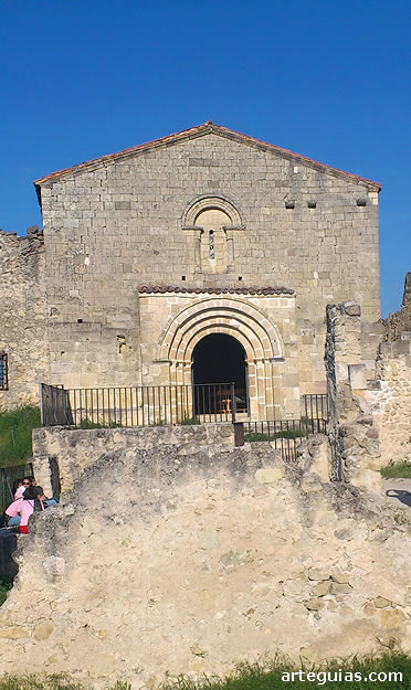 Fachada occidental de la iglesia
