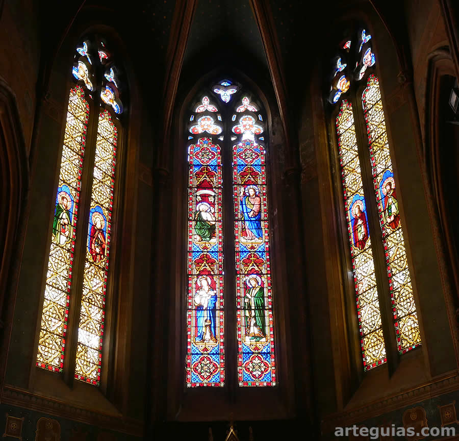 Ventanales del &aacute;bside principal