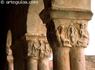 Capiteles de la galer&iacute;a porticada de Pinilla de Jadraque