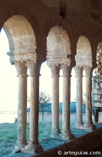 Arquer&iacute;a de la galer&iacute;a porticada