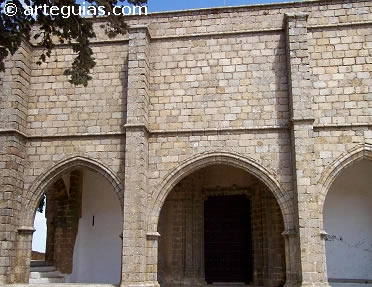 P&oacute;rtico de la iglesia
