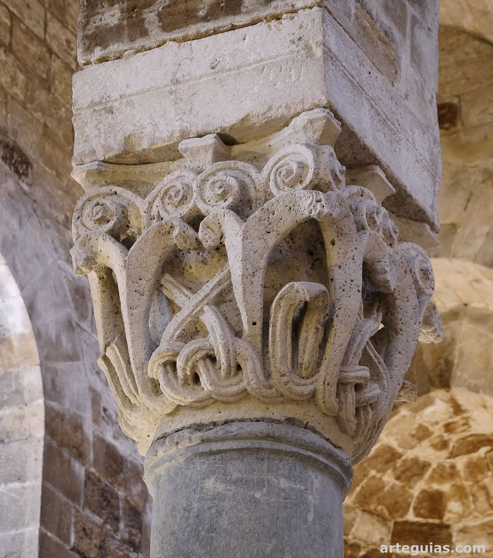 Capitel interior
