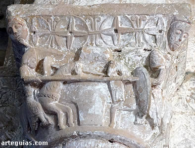 Capitel con caballeros en combate