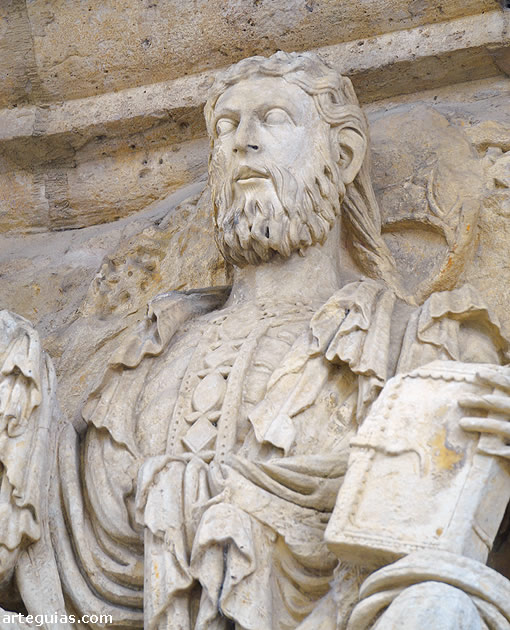 Cristo en Majestad en la iglesia de Santiago de Carri&oacute;n de los Condes