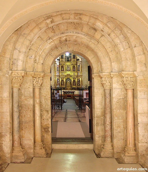 San Zoilo (Carri&oacute;n de los Condes): portada rom&aacute;nica del siglo XI