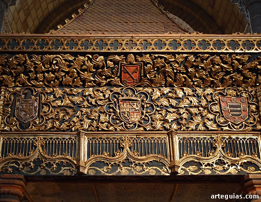 Baldaquino g&oacute;tico sobre el Cenotafio de la bas&iacute;lica de San Vicente de &Aacute;vila
