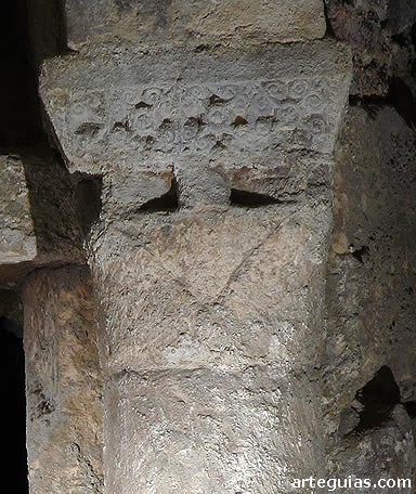 Otro de los capiteles del siglo VII