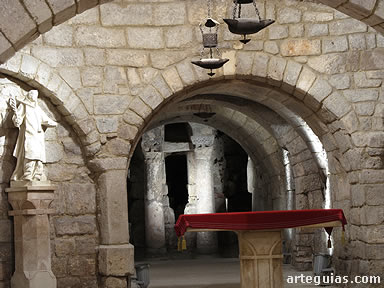 Arco de uni&oacute;n del tramo visigodo con el protorrom&aacute;nico