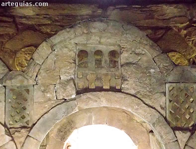 Detalle de las ranuras del iconostasio