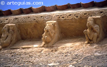 Canecillo de la iglesia de El Olmo, Segovia
