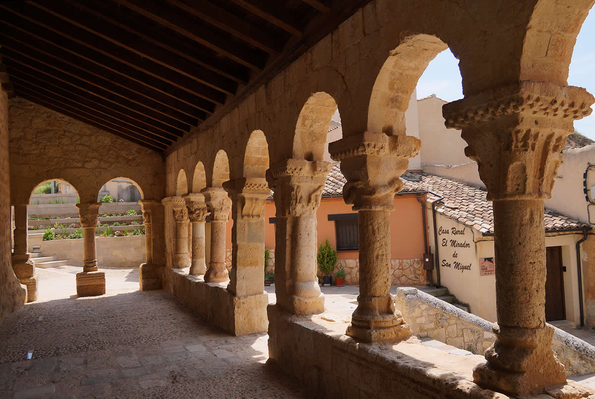 Galería porticada de la iglesia de San Miguel de San Esteban de Gormaz