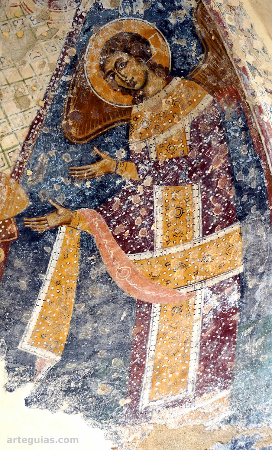 Arc&aacute;ngel que flanquea a la Virgen Mar&iacute;a